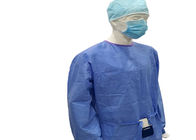 El vestido quirúrgico disponible verde, aislamiento paciente del hospital viste control de la infección