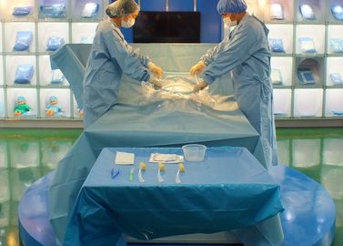 Quirúrgico disponible de la sección cesariana de C cubre y viste la ayuda médica de la película del nacimiento del bebé