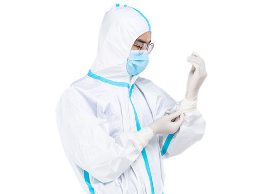 Médicos microporosos blancos friegan se adaptan a la bata disponible con Hood Anti Virus Suits